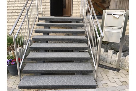 Bildergallerie Naturstein Palmer - Grabmale, Treppen und Granit Osnabrück
