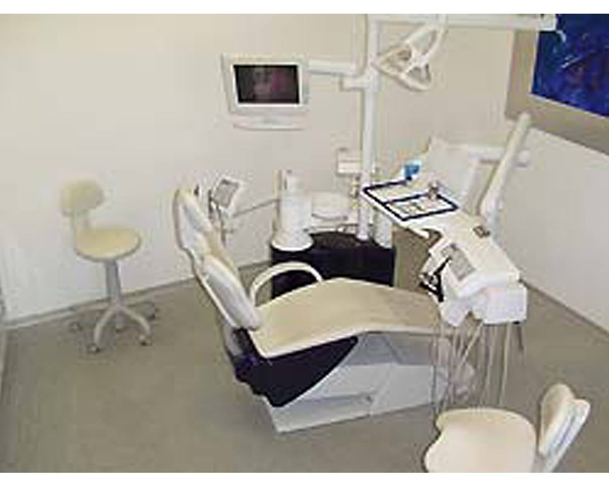 Kundenbild groß 2 Seiz Joachim Dr.med.dent. Zahnarzt, Tätigkeitsschwerpunkt Implantologie und Endodontie