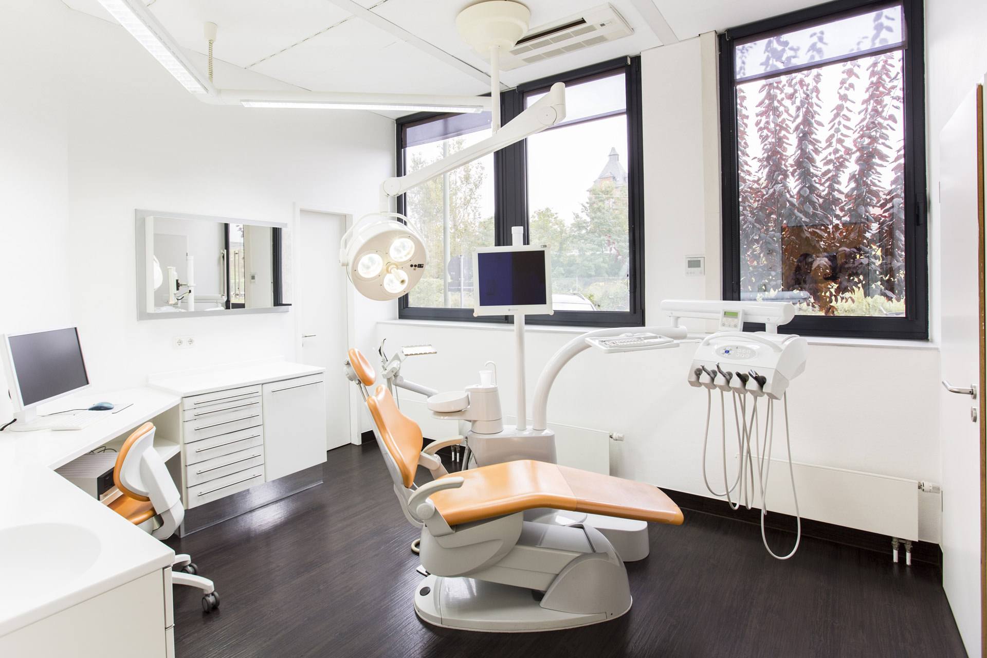 Kundenbild groß 2 Jemric Dominika Zahnärztin Oralchirurgie Praxis für moderne Zahnheilkunde