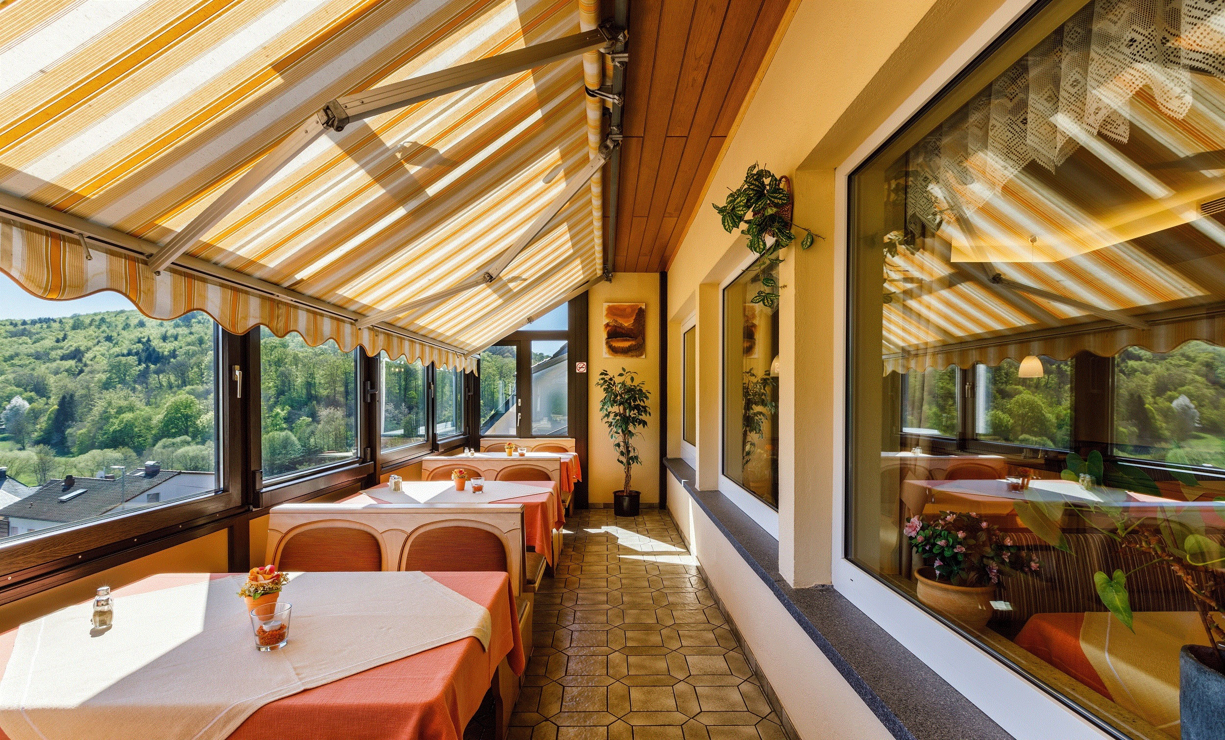 Kundenbild groß 8 Gaststätte Zum Feldbergblick Dittmann Restaurant Cafe Pension