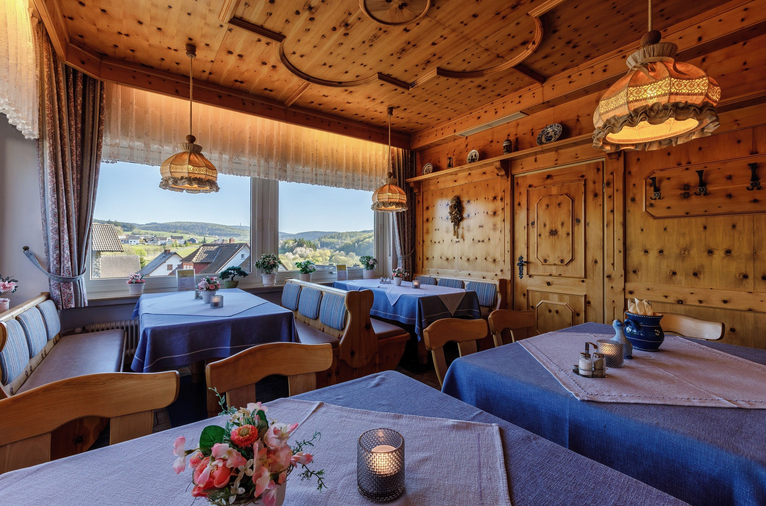 Kundenbild groß 11 Gaststätte Zum Feldbergblick Dittmann Restaurant Cafe Pension