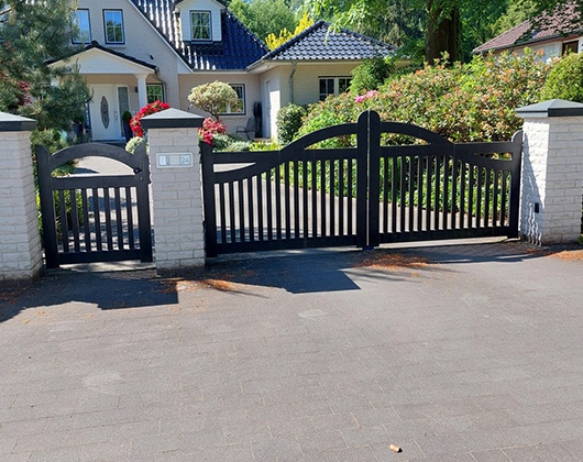 Kundenbild klein 3 Schmiedeeisenkunst Zäune Augustyn Zaunwerk