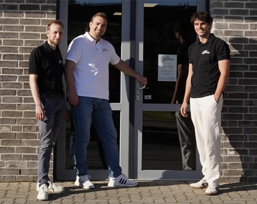 Kundenbild klein 6 cardcosmos