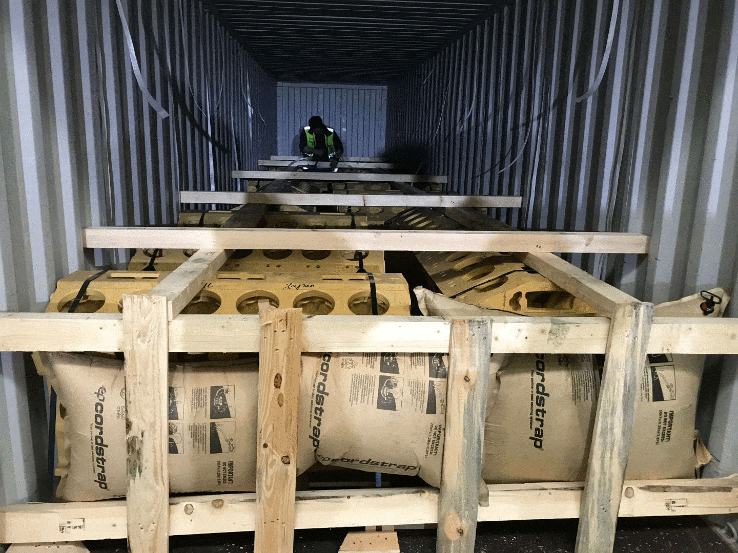 Kundenbild klein 6 AVS Gefahrgut und Verpackungen GmbH Industrieverpackung per Luft, See & Land