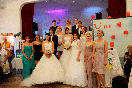 Kundenbild klein 17 LINA ON TOUR - Salvatore Lina Friseurmeisterin mobiles Haarstyling & Make up