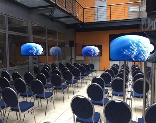 Kundenbild klein 9 RR stage & event