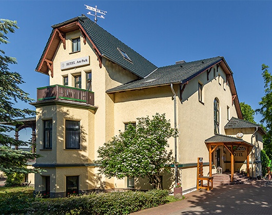 Kundenbild groß 1 Hotel & Restaurant "Am Park", Regionale Küche