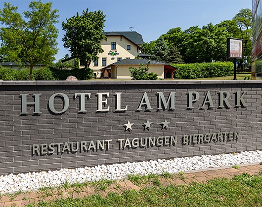 Kundenbild groß 2 Hotel & Restaurant "Am Park", Regionale Küche