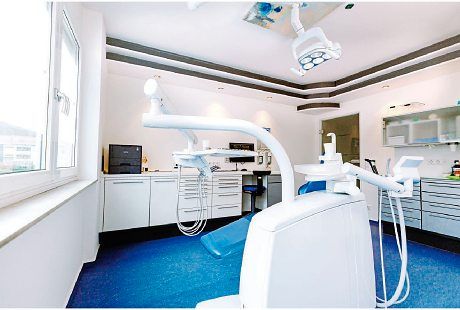 Kundenbild groß 8 Zahnarztpraxis Dr. Jörg Höschle