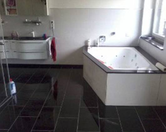 J. Sfreddo aus Neumünster