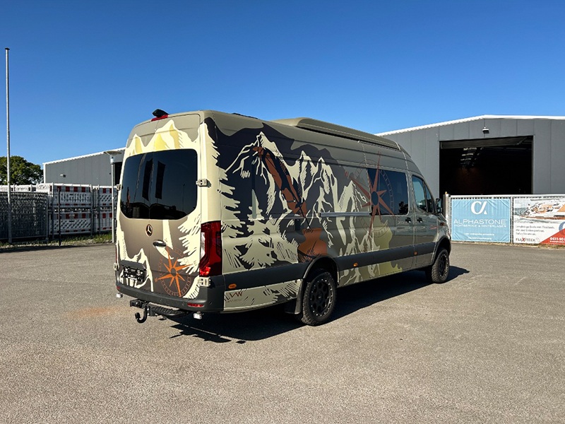 Wrap Shed - Folientechnik aus Stein