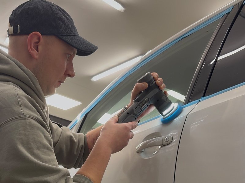 Die Lackkrobaten aus Selent