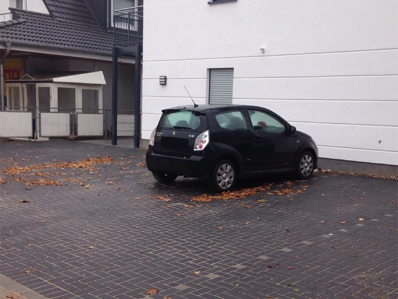 YEK GALABAU aus Hamburg YEK GALABAU aus Hamburg