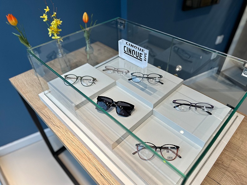 Deutz Optik GmbH aus Hamburg Deutz Optik GmbH aus Hamburg