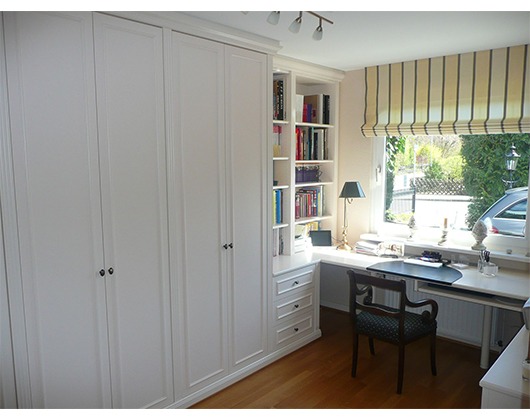 Arbeitszimmer mit Einbauschrank von Tischlerei Marks und Marks Arbeitszimmer mit Einbauschrank von Tischlerei Marks und Marks