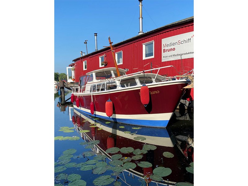 MedienSchiff BRuno Print- und aus Hamburg