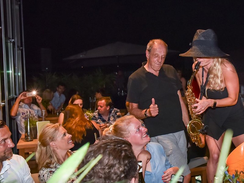 Anne La Sastra aus Hamburg