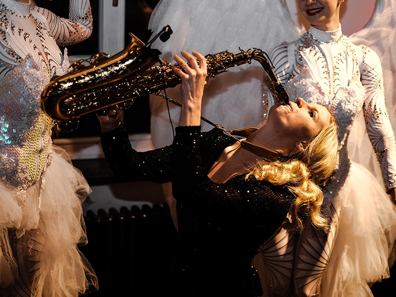 Anne La Sastra aus Hamburg