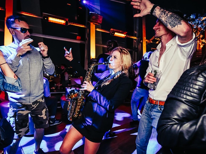 Anne La Sastra aus Hamburg