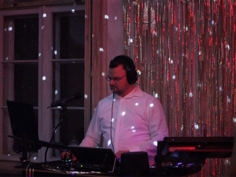 DJ Veranstaltungstechnik u. aus Greifswald DJ Veranstaltungstechnik u. aus Greifswald