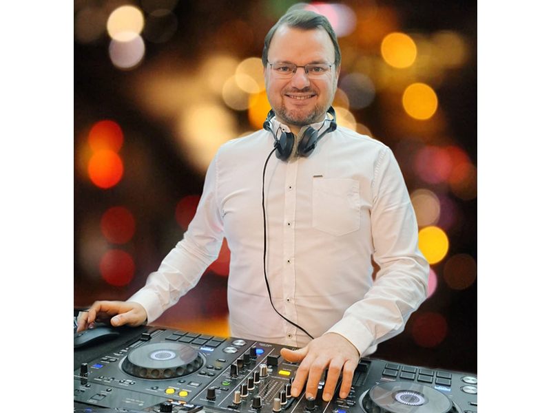 DJ Veranstaltungstechnik u. aus Greifswald DJ Veranstaltungstechnik u. aus Greifswald